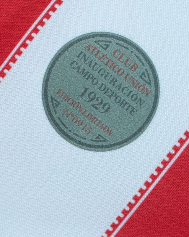 Union Santa Fé lança camisa de 96 anos do estádio