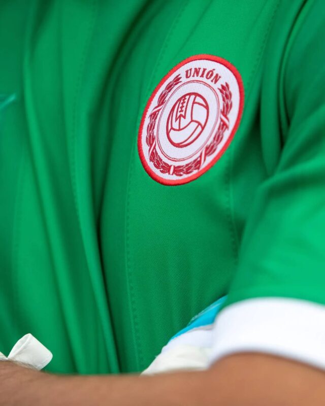 Union Santa Fé lança camisa de 96 anos do estádio