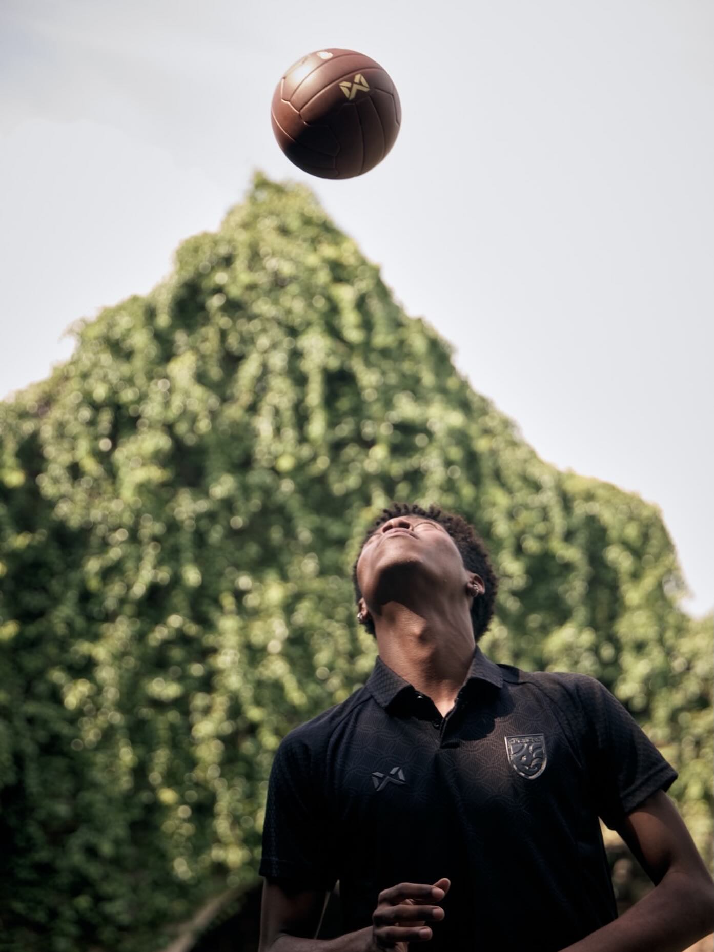 Seleção da Tailândia ganha nova camisa blackout da Warrix