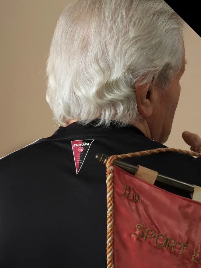 Nuremberg lança camisa especial para a torcida