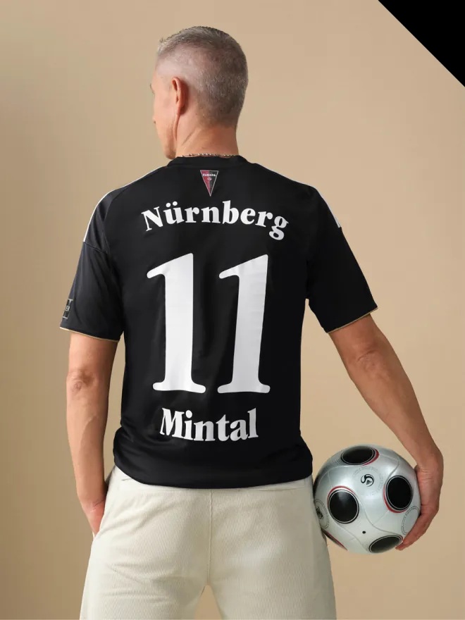 Nuremberg lança camisa especial para a torcida