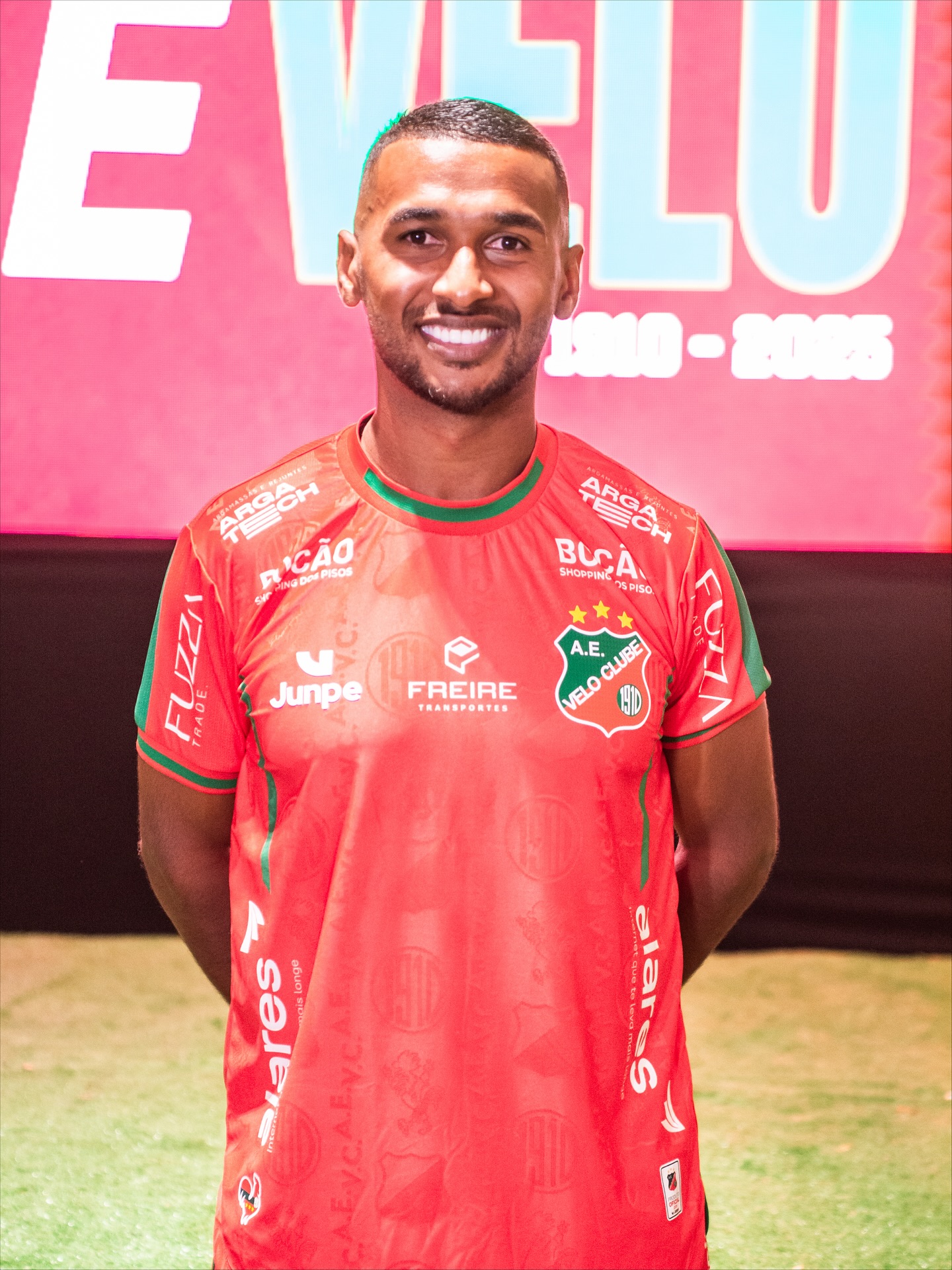 Velo Clube lança camisas para a temporada 2026