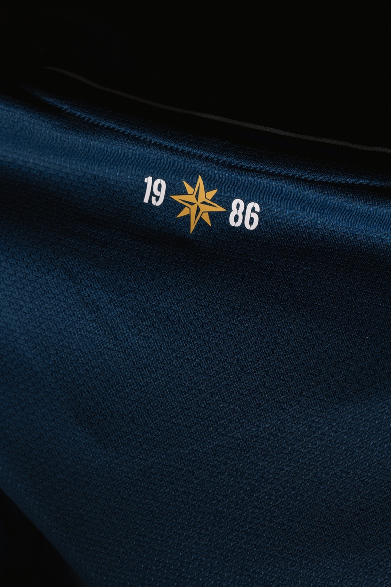 Castore lança nova quarta camisa do Dinamo Zagreb 2025-2026