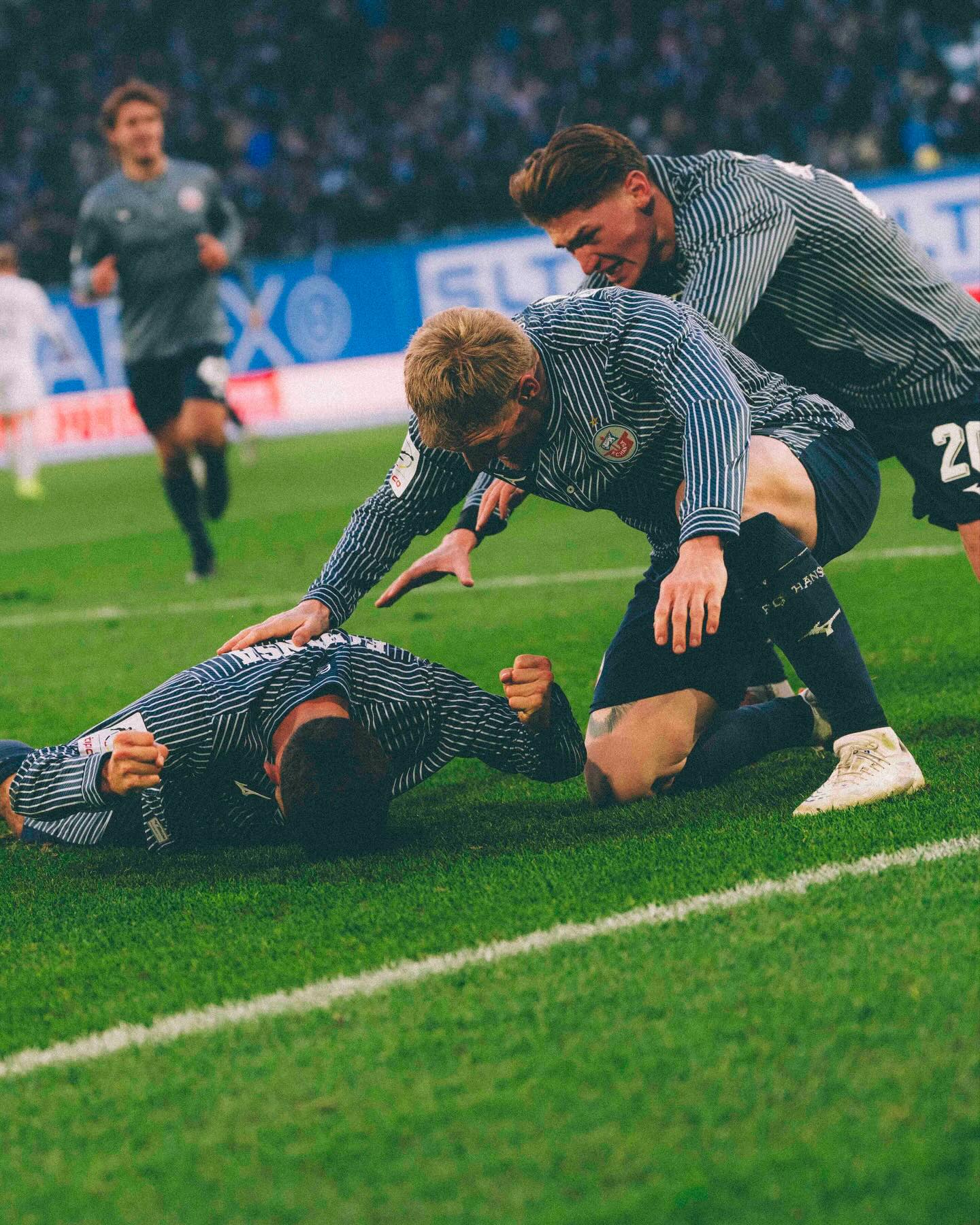 Hansa Rostock lança camisa de 60 anos