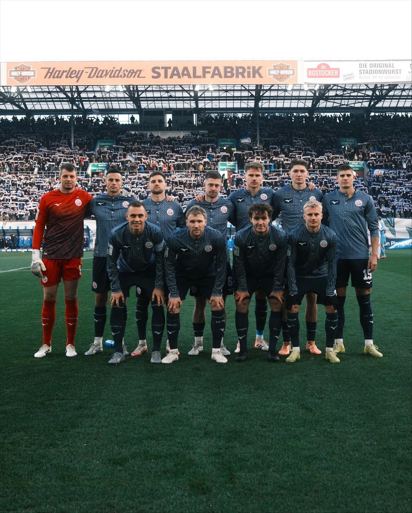Hansa Rostock lança camisa de 60 anos