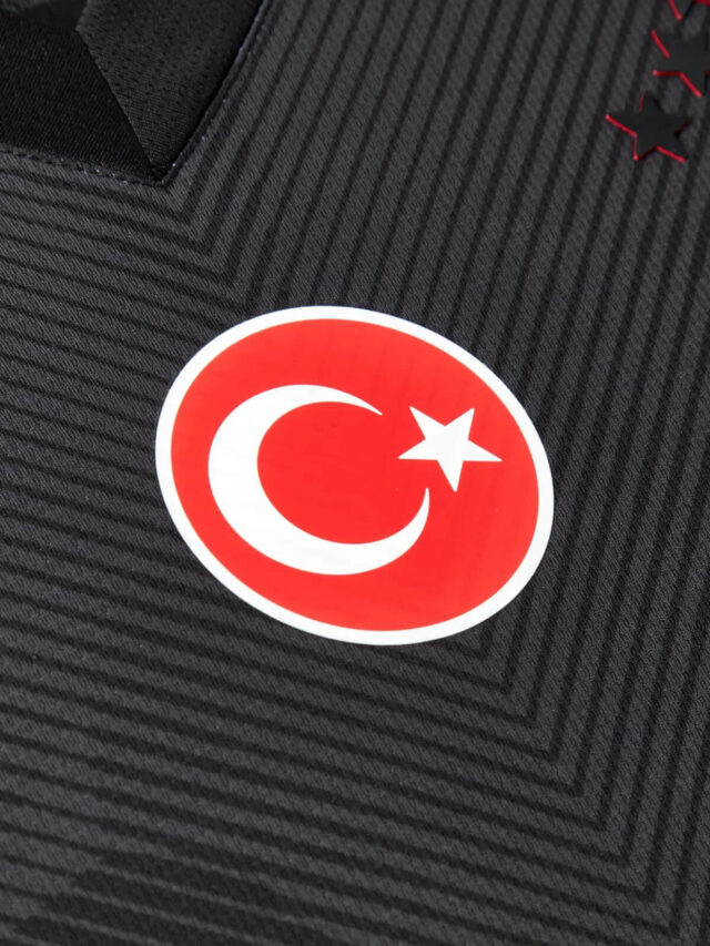 Quarta camisa do Galatasaray 2025-2026 é lançada pela PUMA