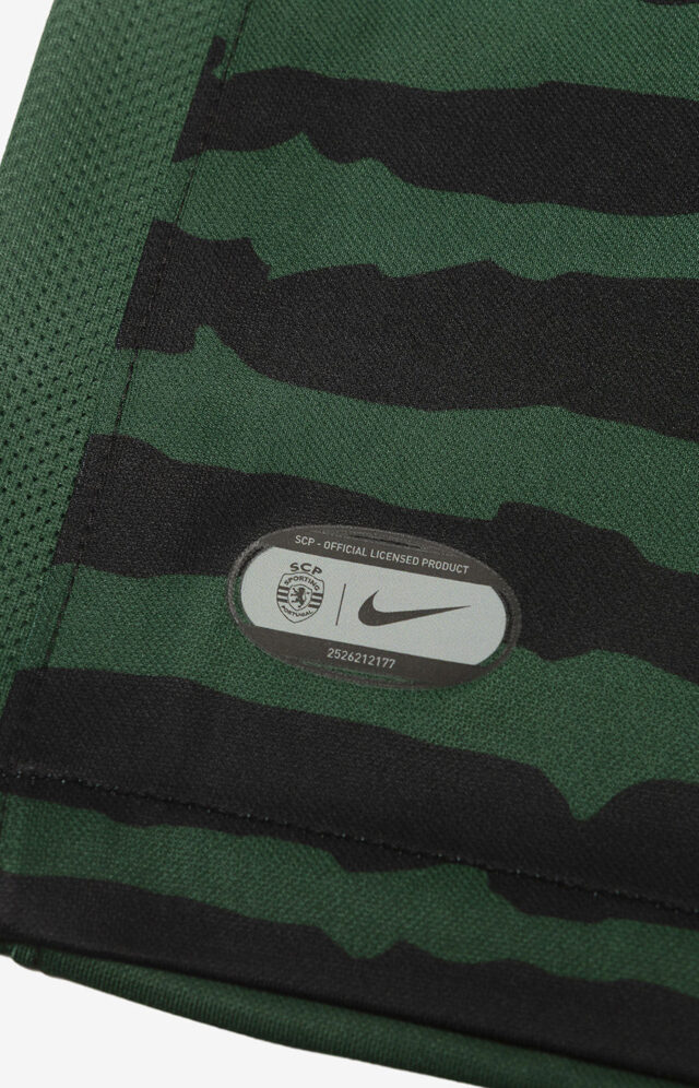 Sporting CP lança camisa para o Natal 2025 em parceria com a Nike