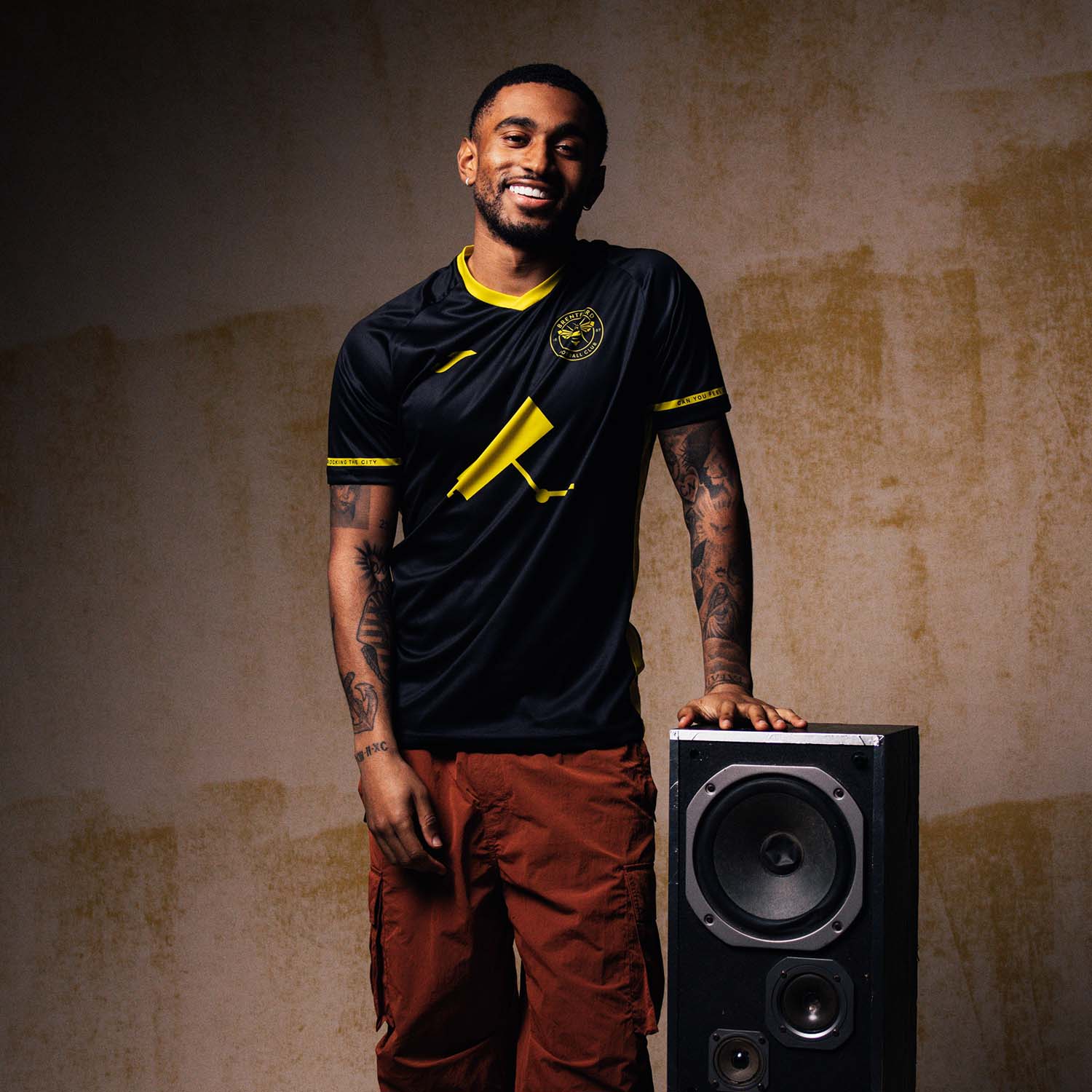 Camisa especial do Brentford x Hard-Fi 2025 JOMA