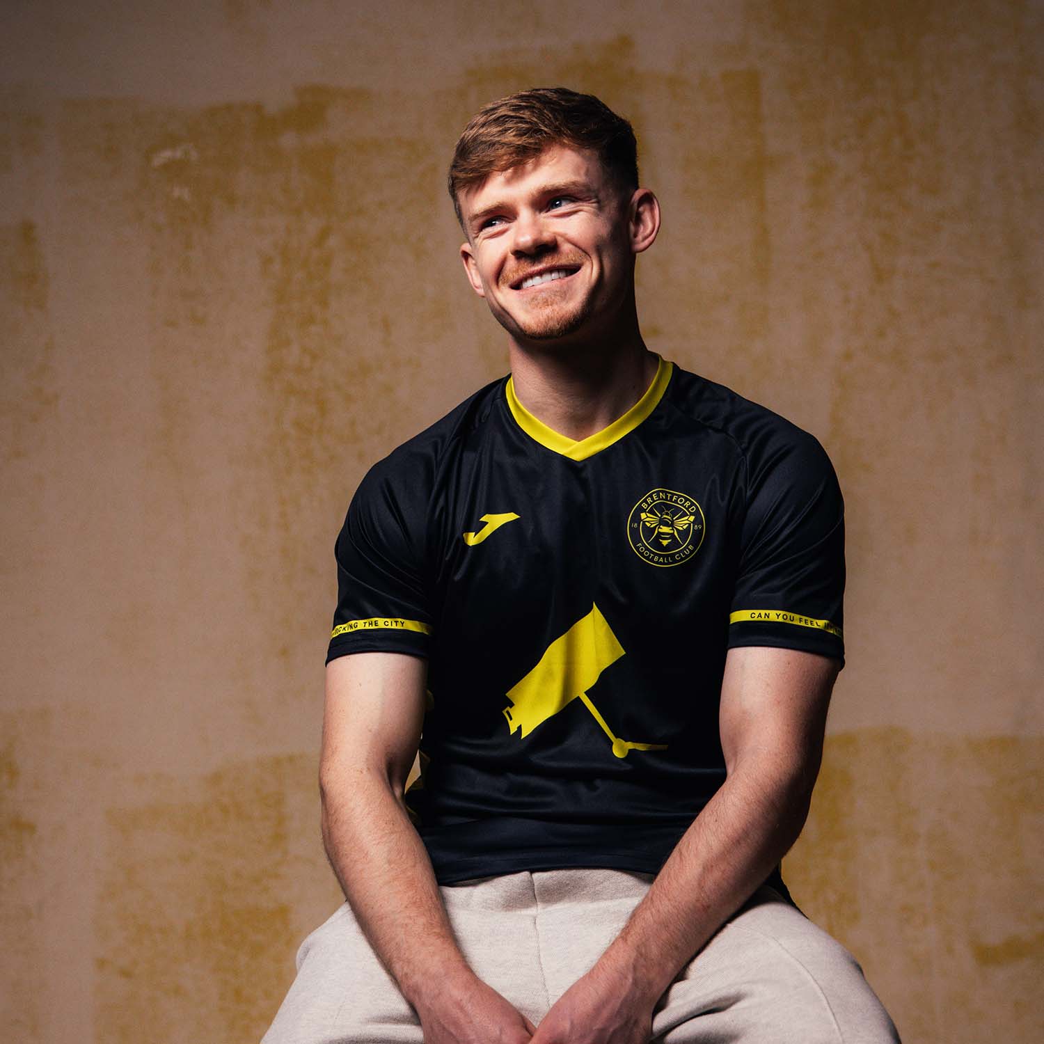 Camisa especial do Brentford x Hard-Fi 2025 JOMA