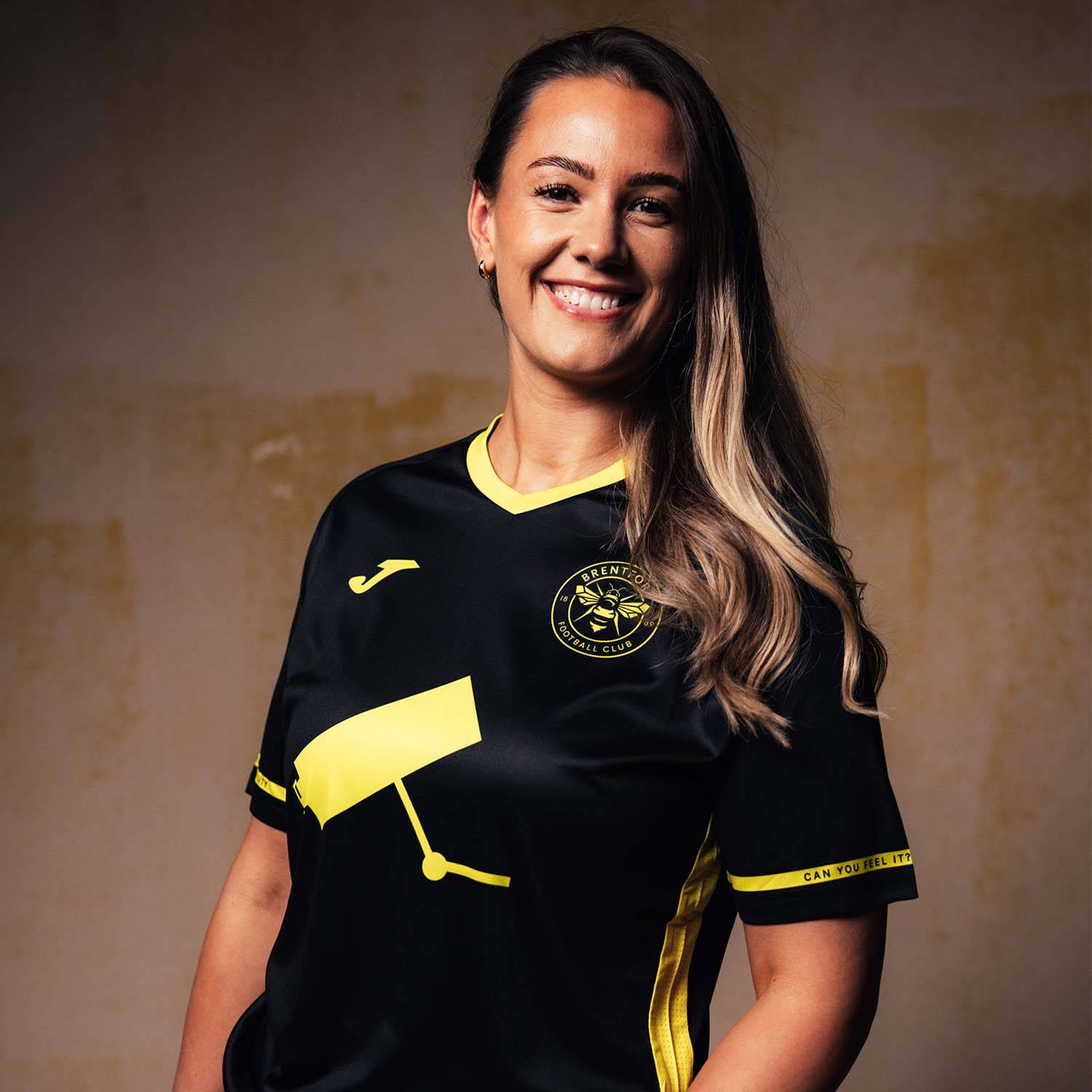 Camisa especial do Brentford x Hard-Fi 2025 JOMA