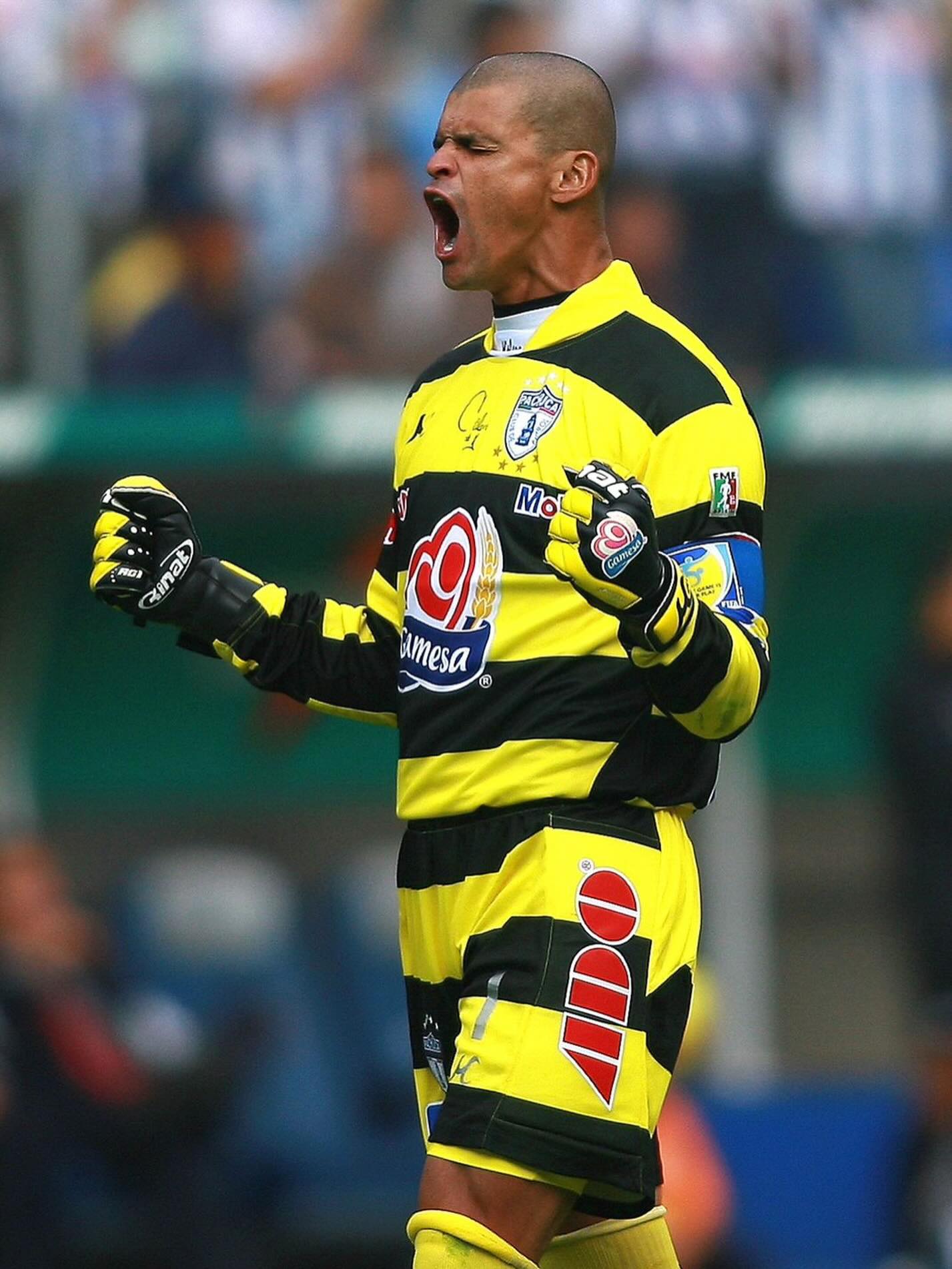 Terceira camisa do Pachuca 2025-2026 homenageia ídolo Miguel Calero