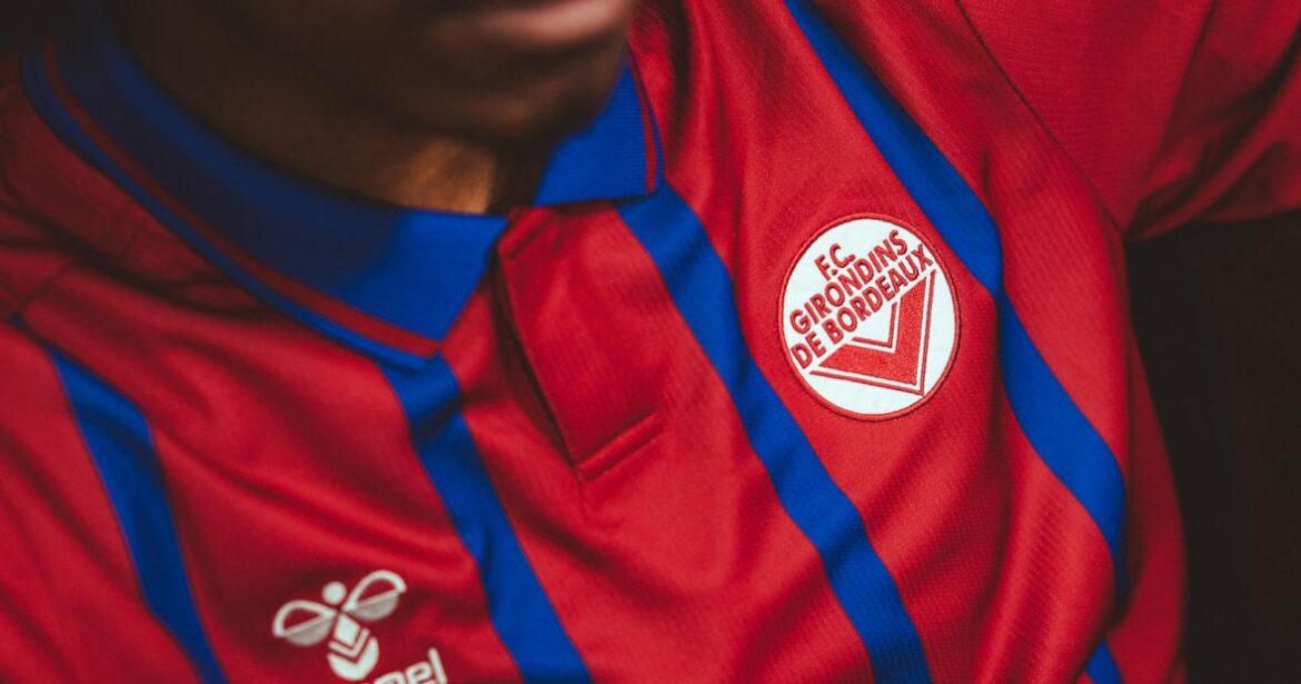 Girondins de Bordeaux lança terceira camisa 2025-2026 da Hummel