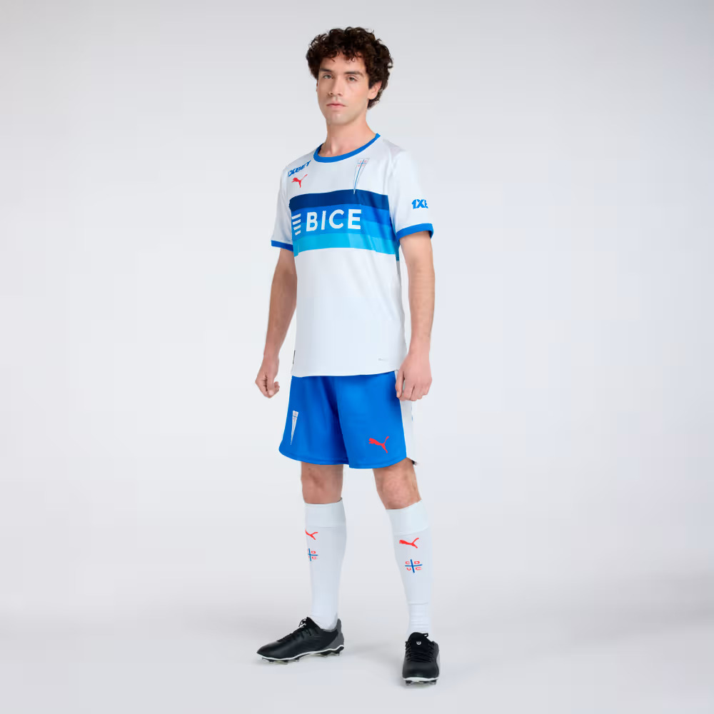 Camisa titular da Universidad Católica do Chile para 2026 é revelada pela PUMA