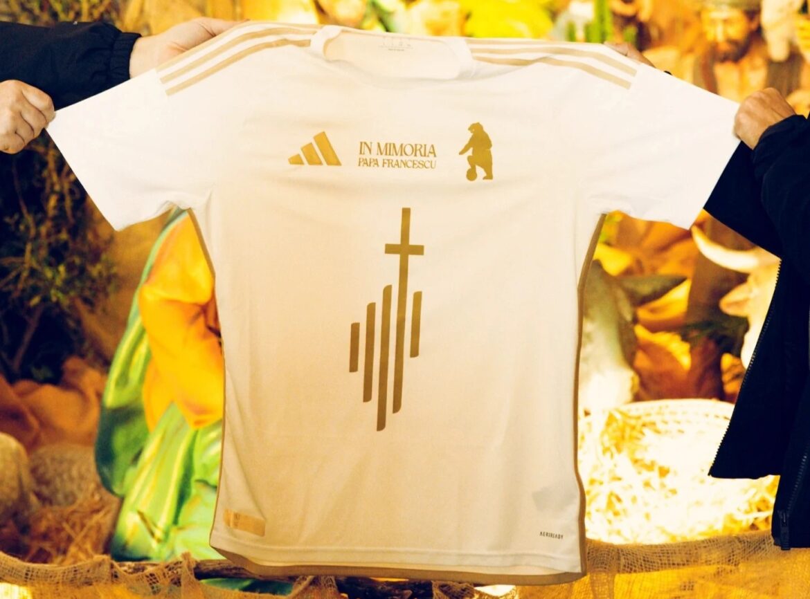 AC Ajaccio lança camisa em homenagem ao Papa Francisco