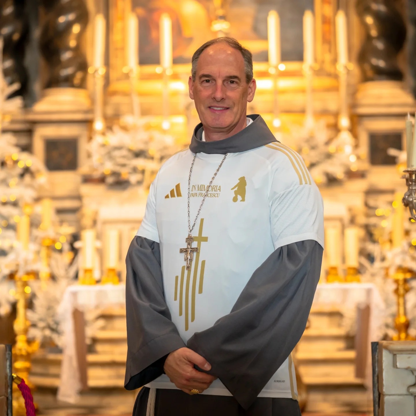 AC Ajaccio lança camisa em homenagem ao Papa Francisco