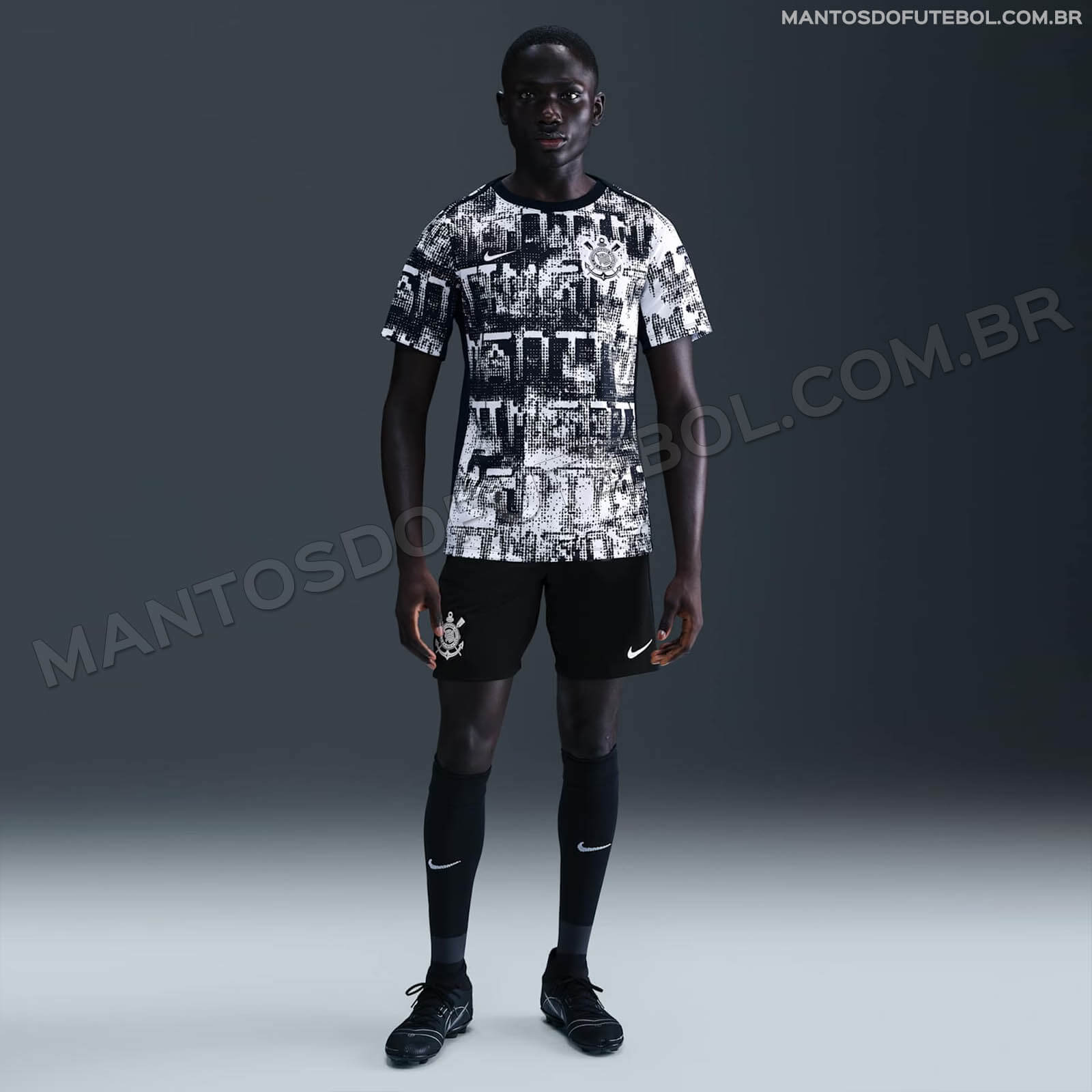 Camisa pré-jogo e coleção de treino do Corinthians 2026 Nike