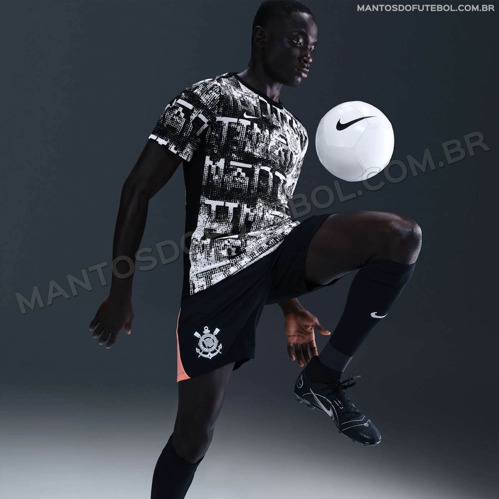 Camisa pré-jogo e coleção de treino do Corinthians 2026 Nike