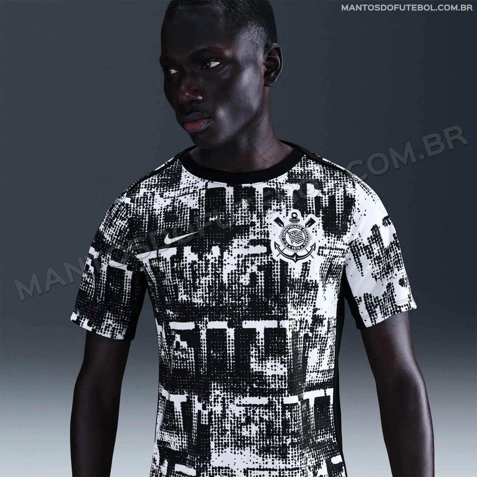 Camisa pré-jogo e coleção de treino do Corinthians 2026 Nike