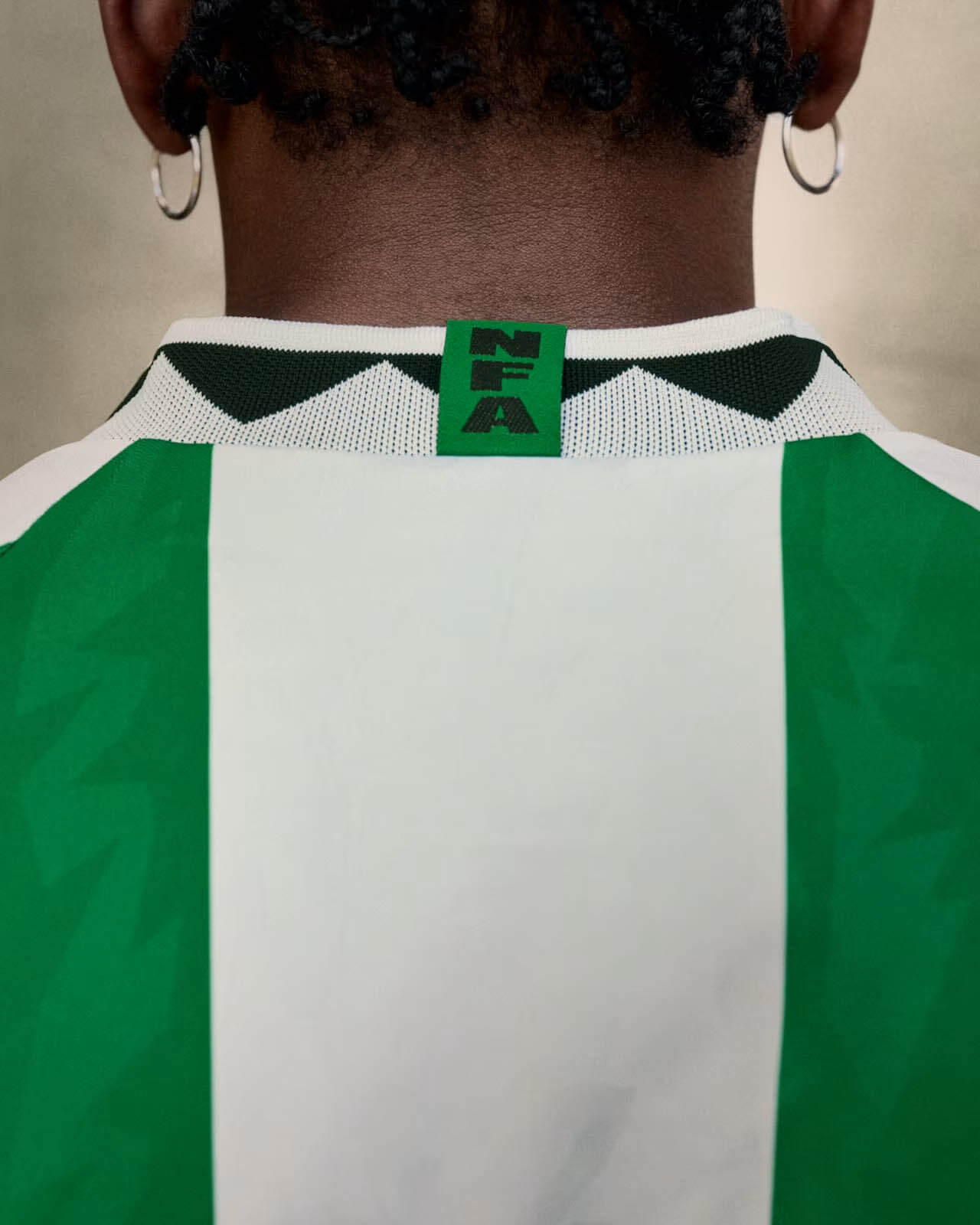 Nike relança a lendária camisa titular da Nigéria de 1996
