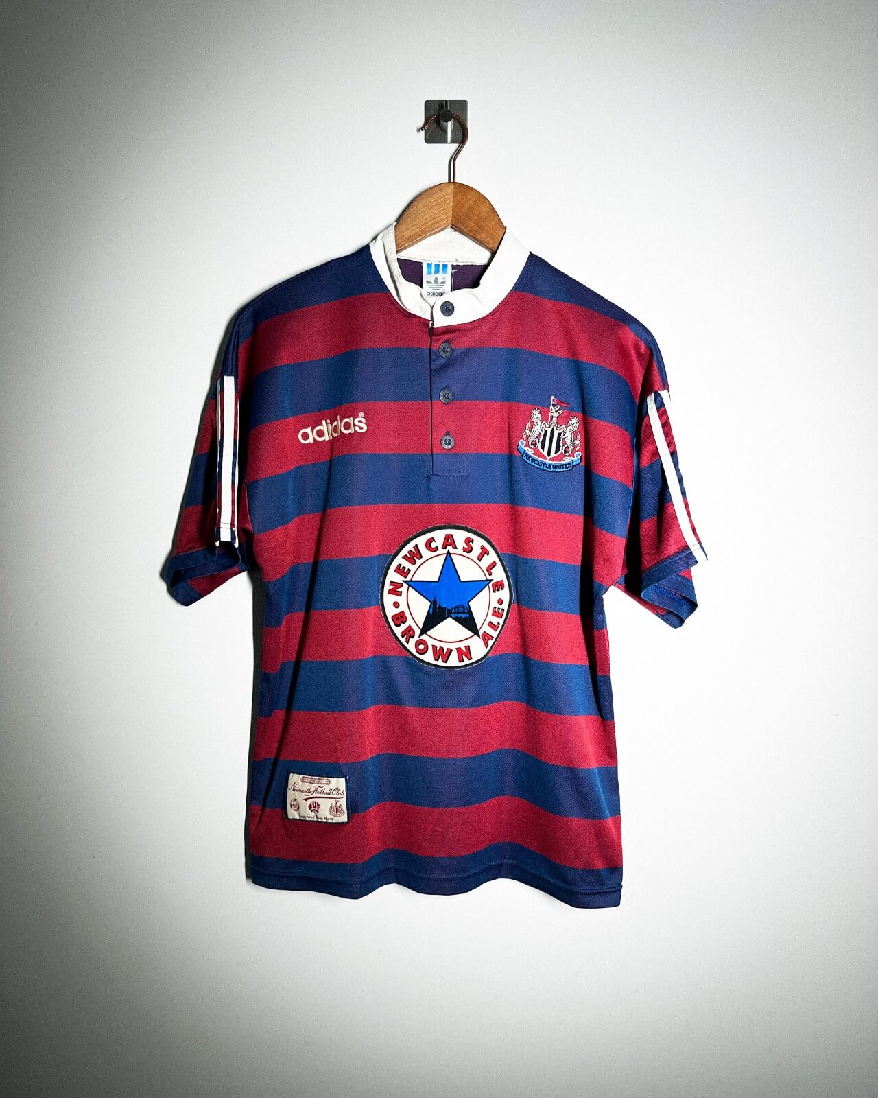 Camisa do Newcastle United 1995-1996 adidas