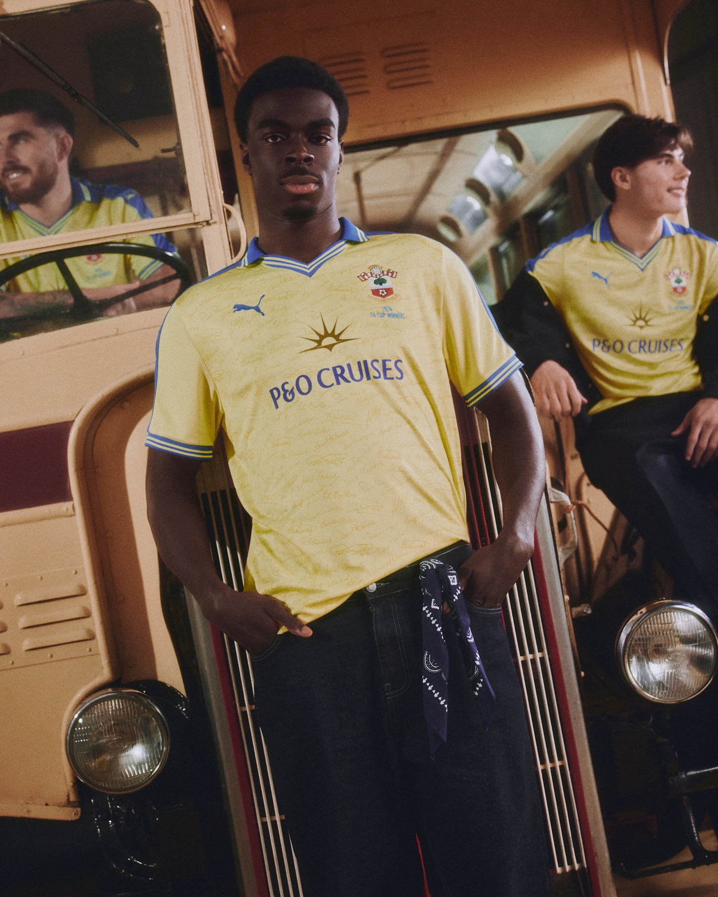 Southampton lança camisa em homenagem à FA Cup 1976