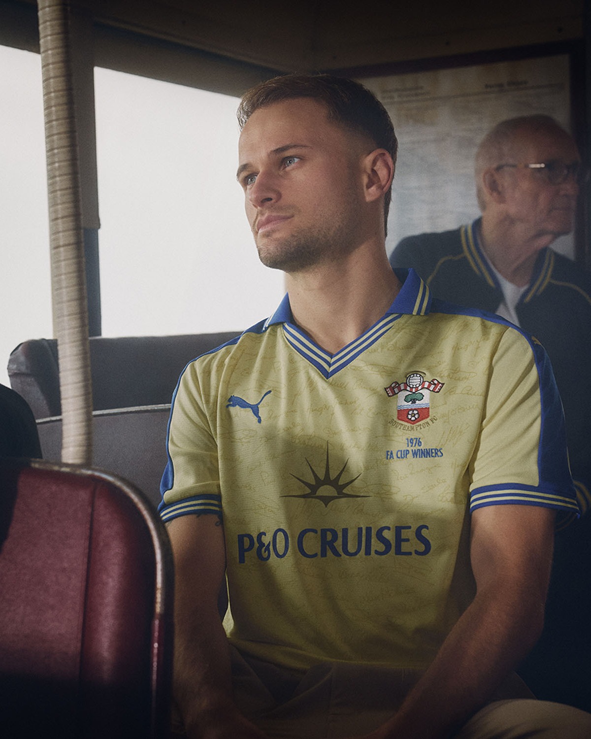 Southampton lança camisa em homenagem à FA Cup 1976