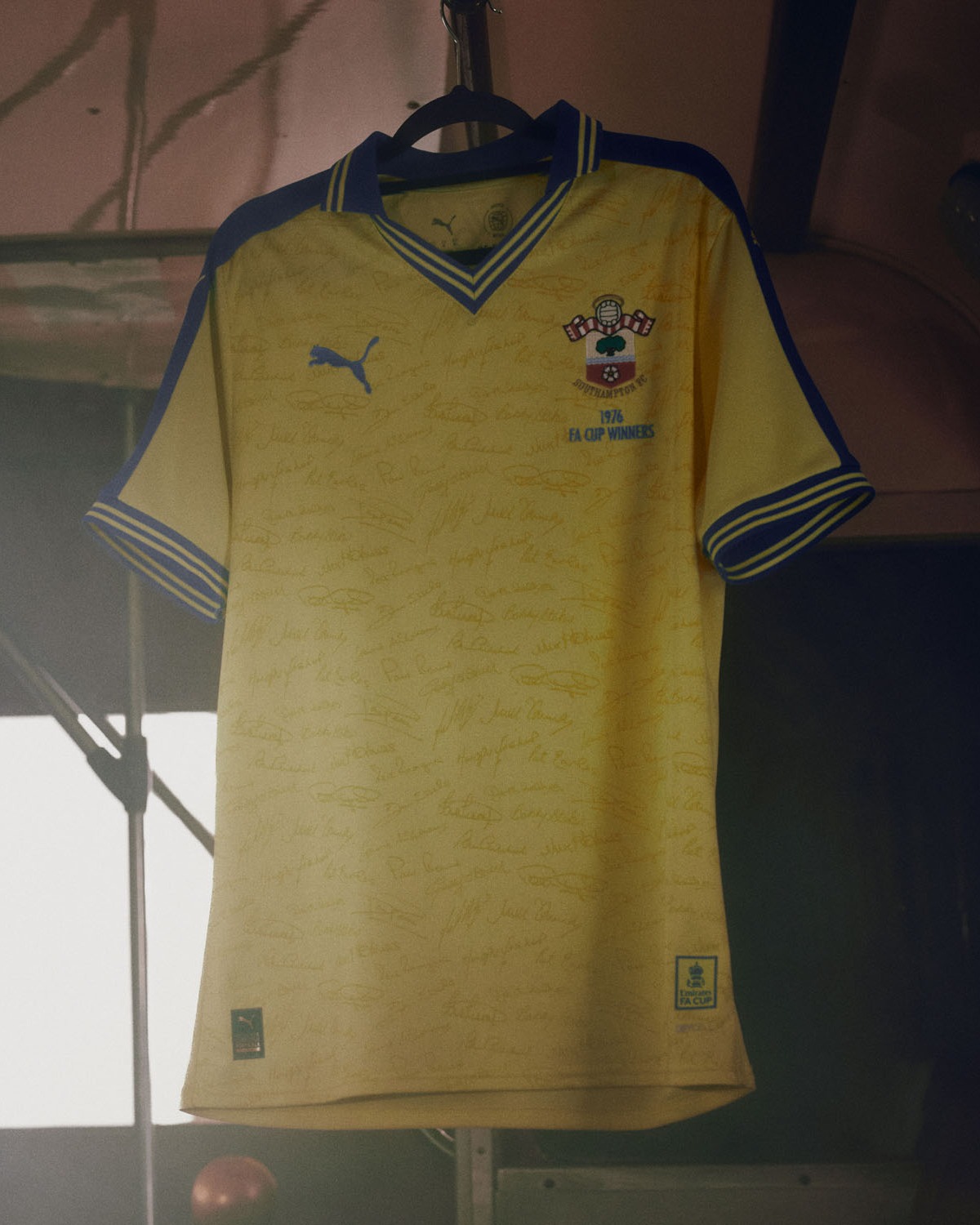 Southampton lança camisa em homenagem à FA Cup 1976