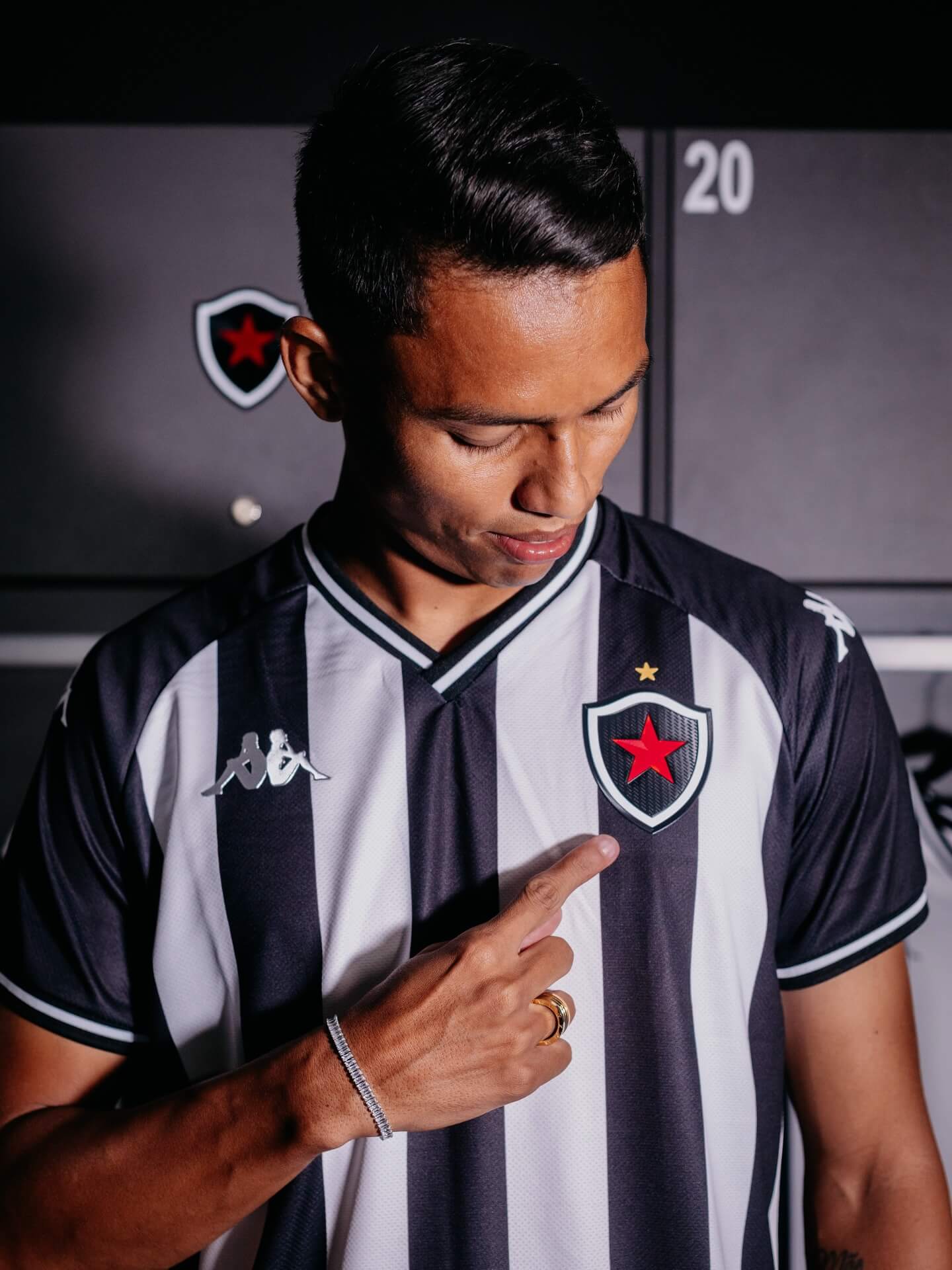 Camisa titular do Botafogo-PB 2026 é lançada pela Kappa