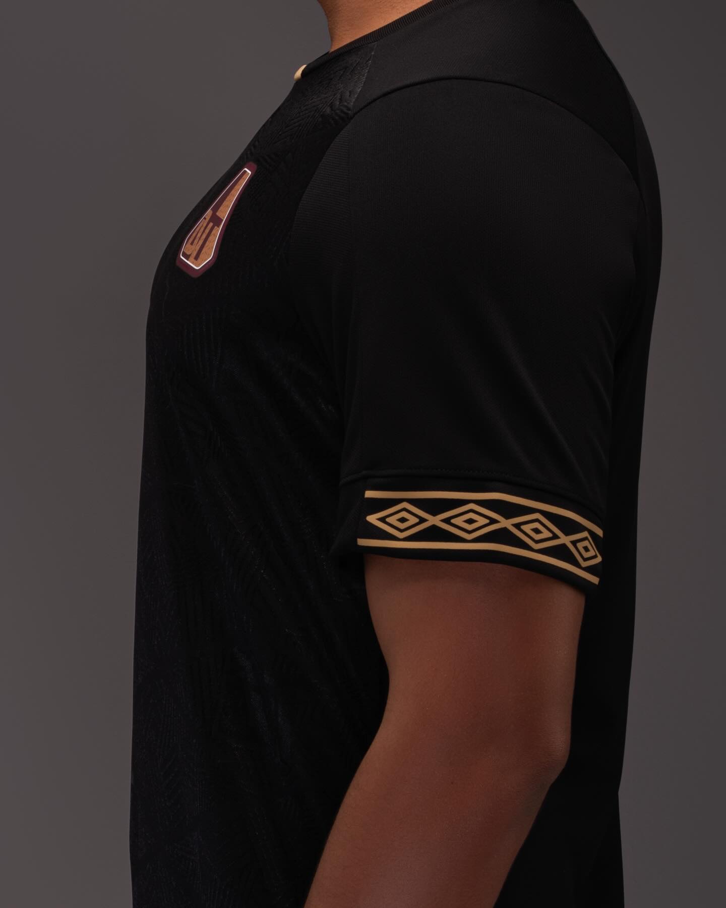 Camisas do Deportes Tolima 2026 são reveladas pela Umbro