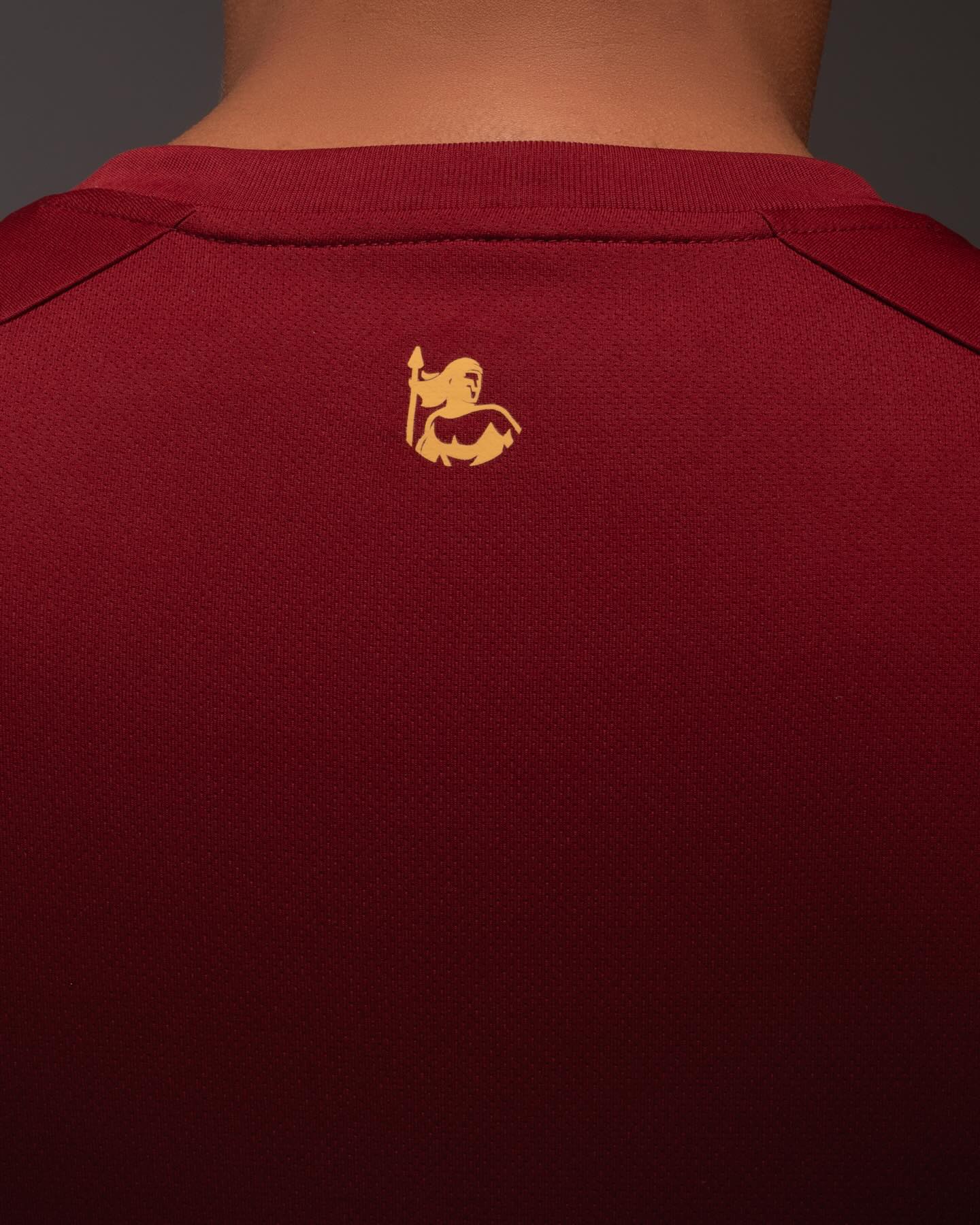 Camisas do Deportes Tolima 2026 são reveladas pela Umbro