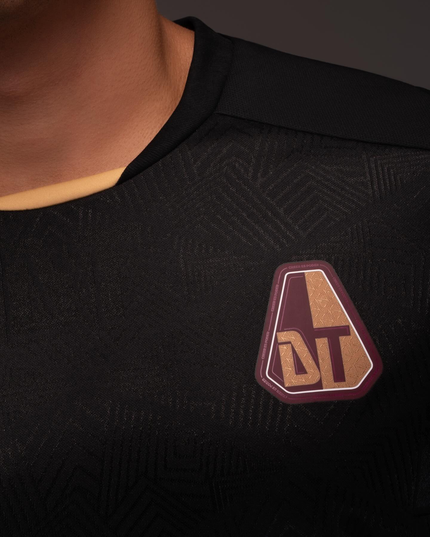 Camisas do Deportes Tolima 2026 são reveladas pela Umbro