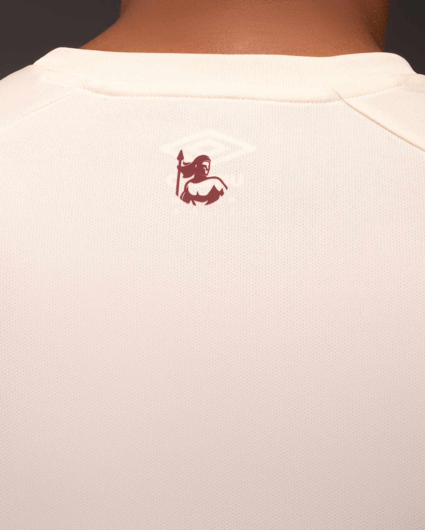 Camisas do Deportes Tolima 2026 são reveladas pela Umbro