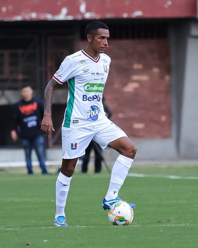 Camisa titular do Once Caldas 2026 é revelada pela Reebok