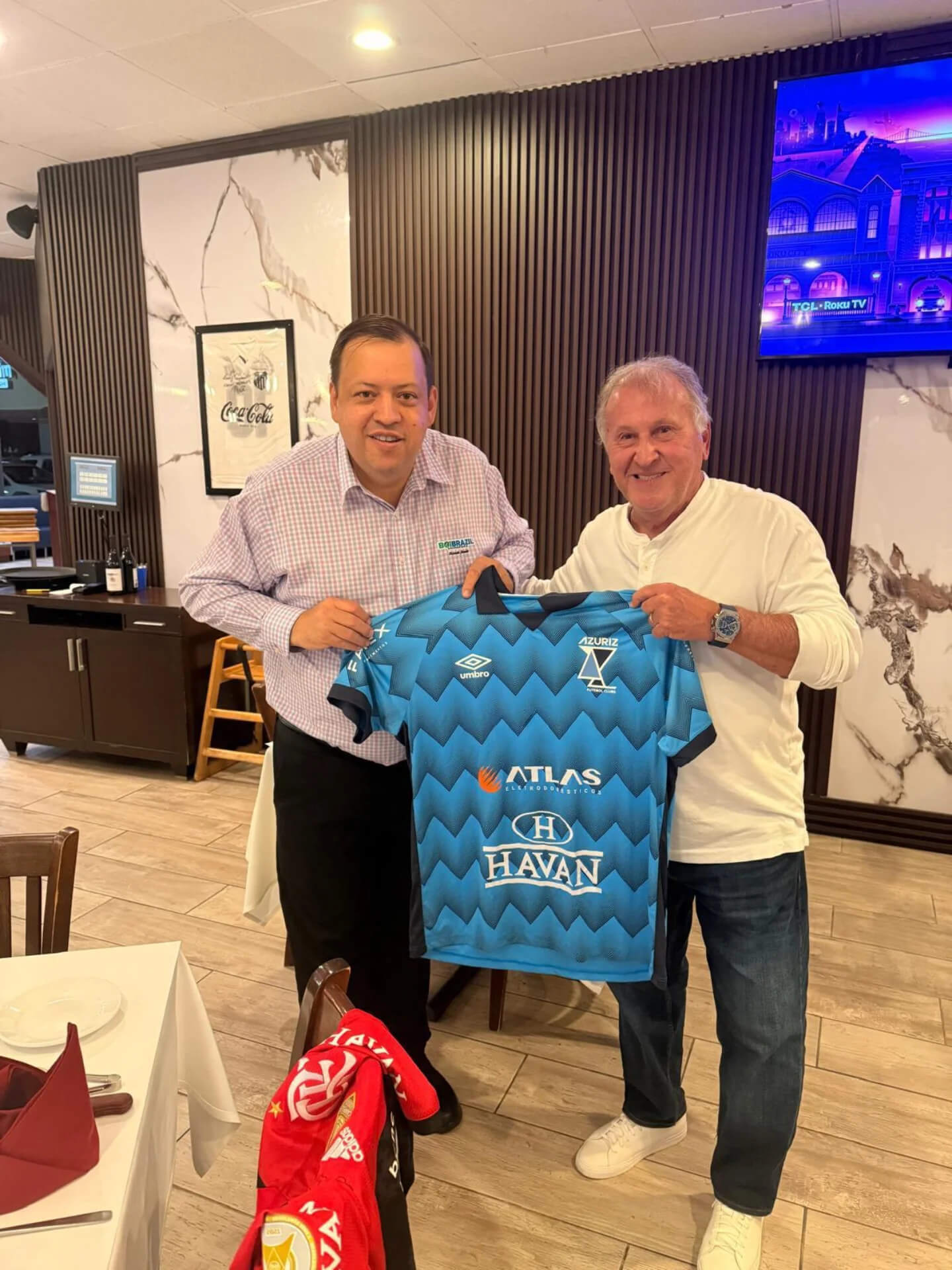 Azuriz apresenta novas camisas para a temporada 2026