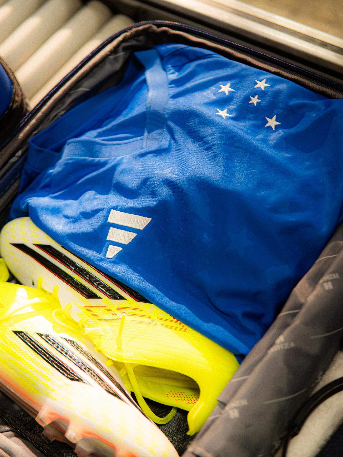 Camisa titular do Cruzeiro 2026 adidas