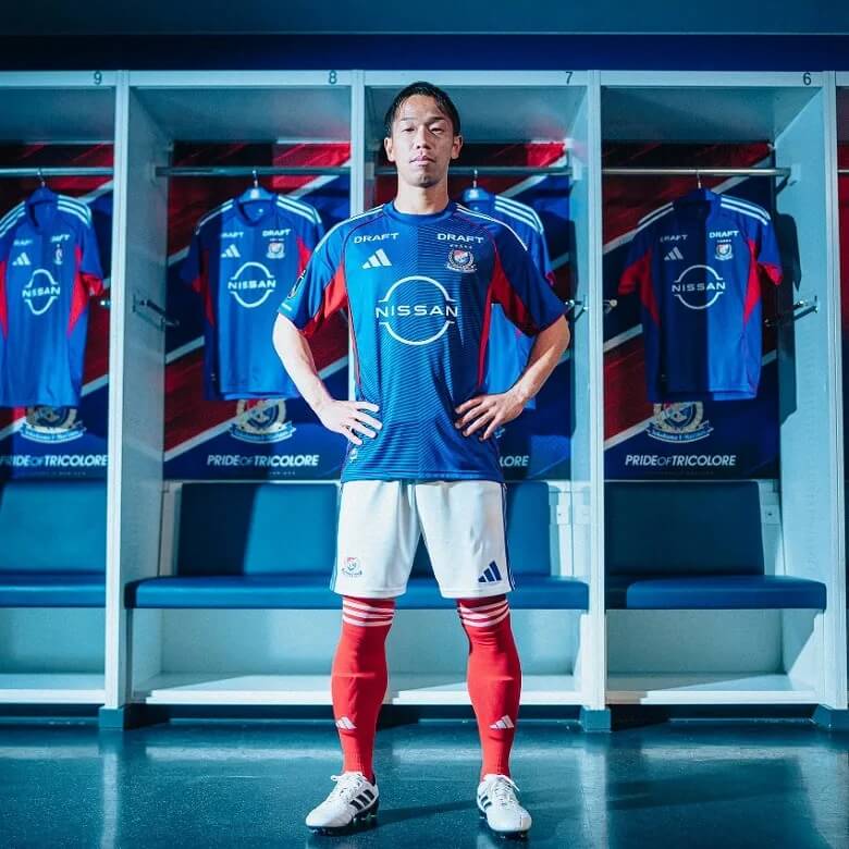 Camisas do Yokohama F. Marinos 2026 são lançadas pela adidas