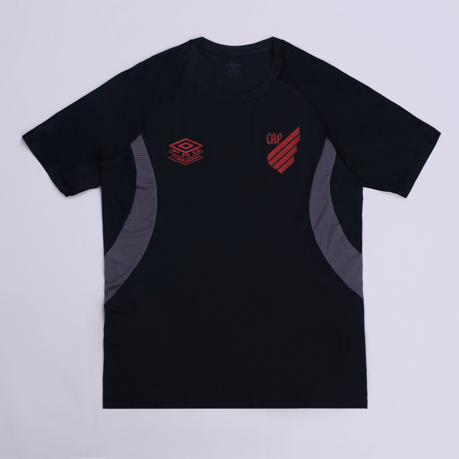 Athletico-PR e Umbro lançam coleção de treino e viagem 2026