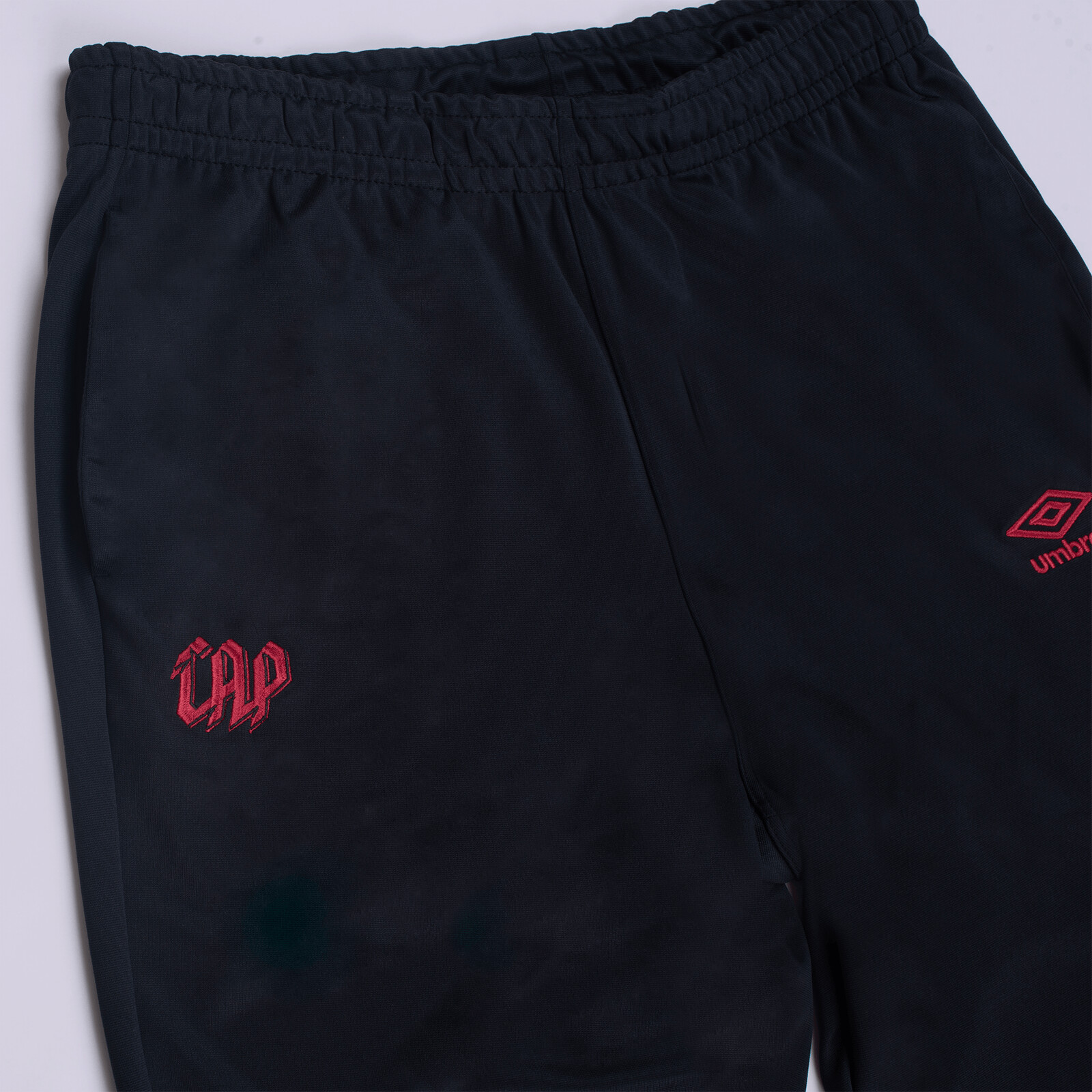 Athletico-PR e Umbro lançam coleção de treino e viagem 2026