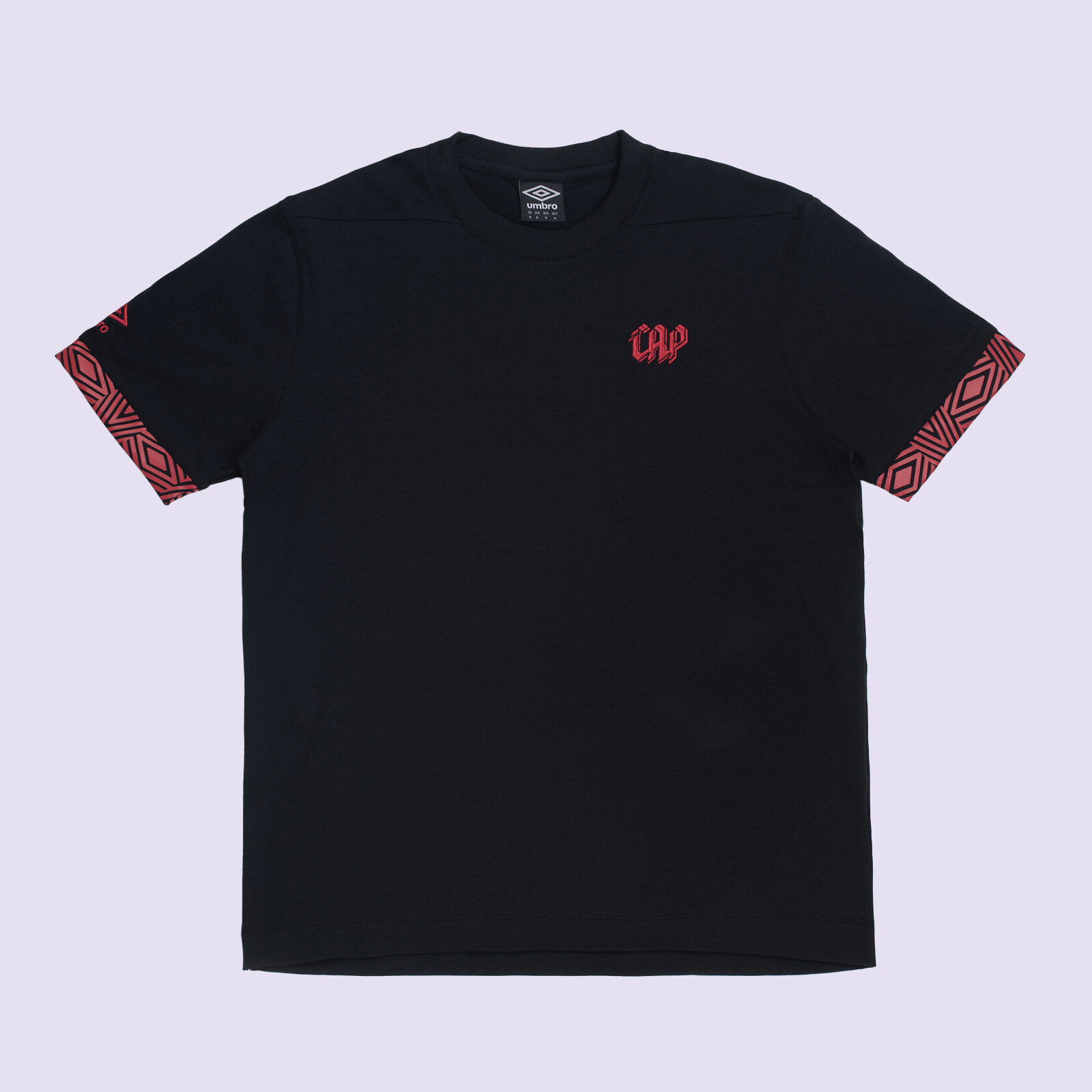 Athletico-PR e Umbro lançam coleção de treino e viagem 2026