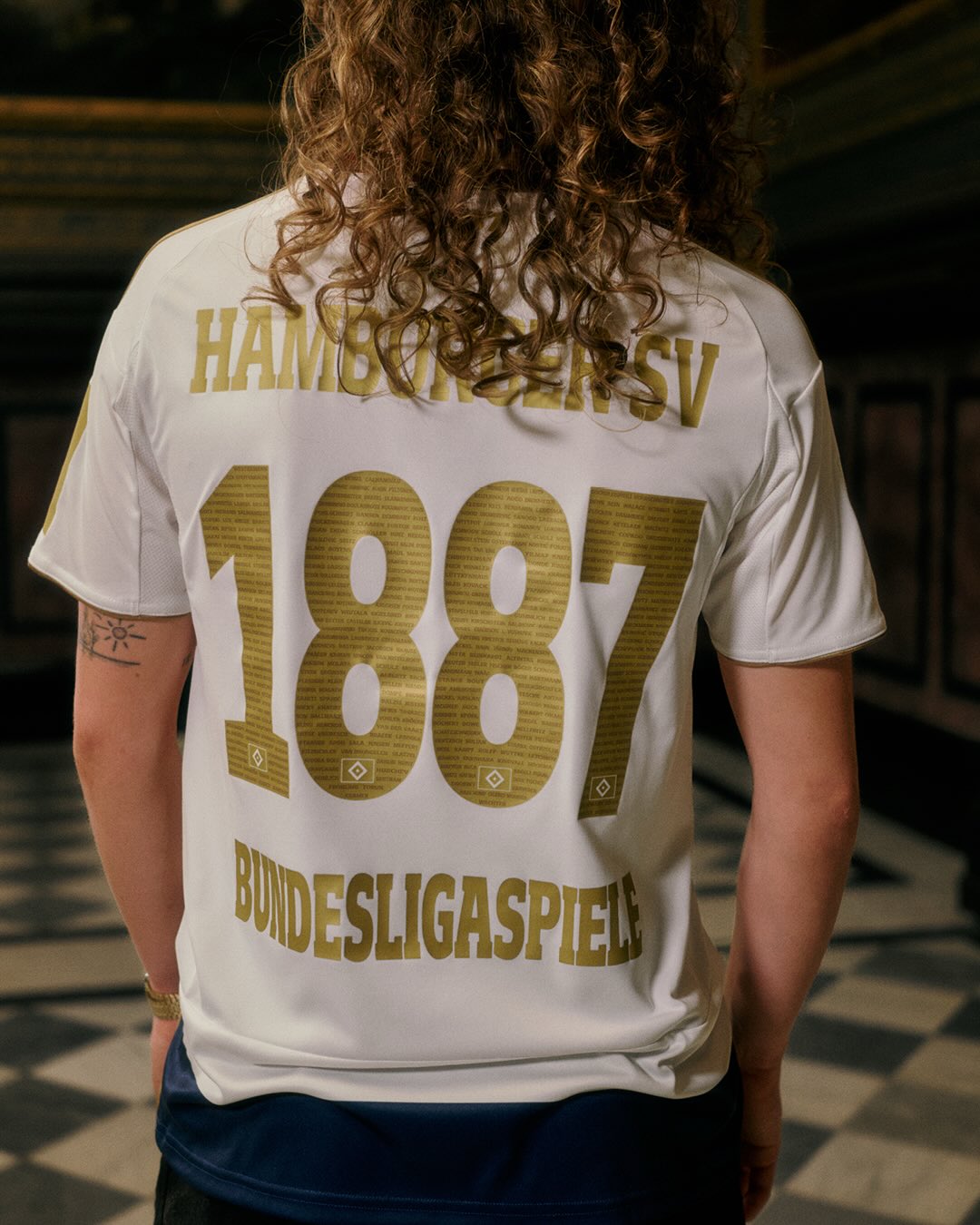 Hamburgo lança nova camisa especial pelos 1887 jogos na Bundesliga