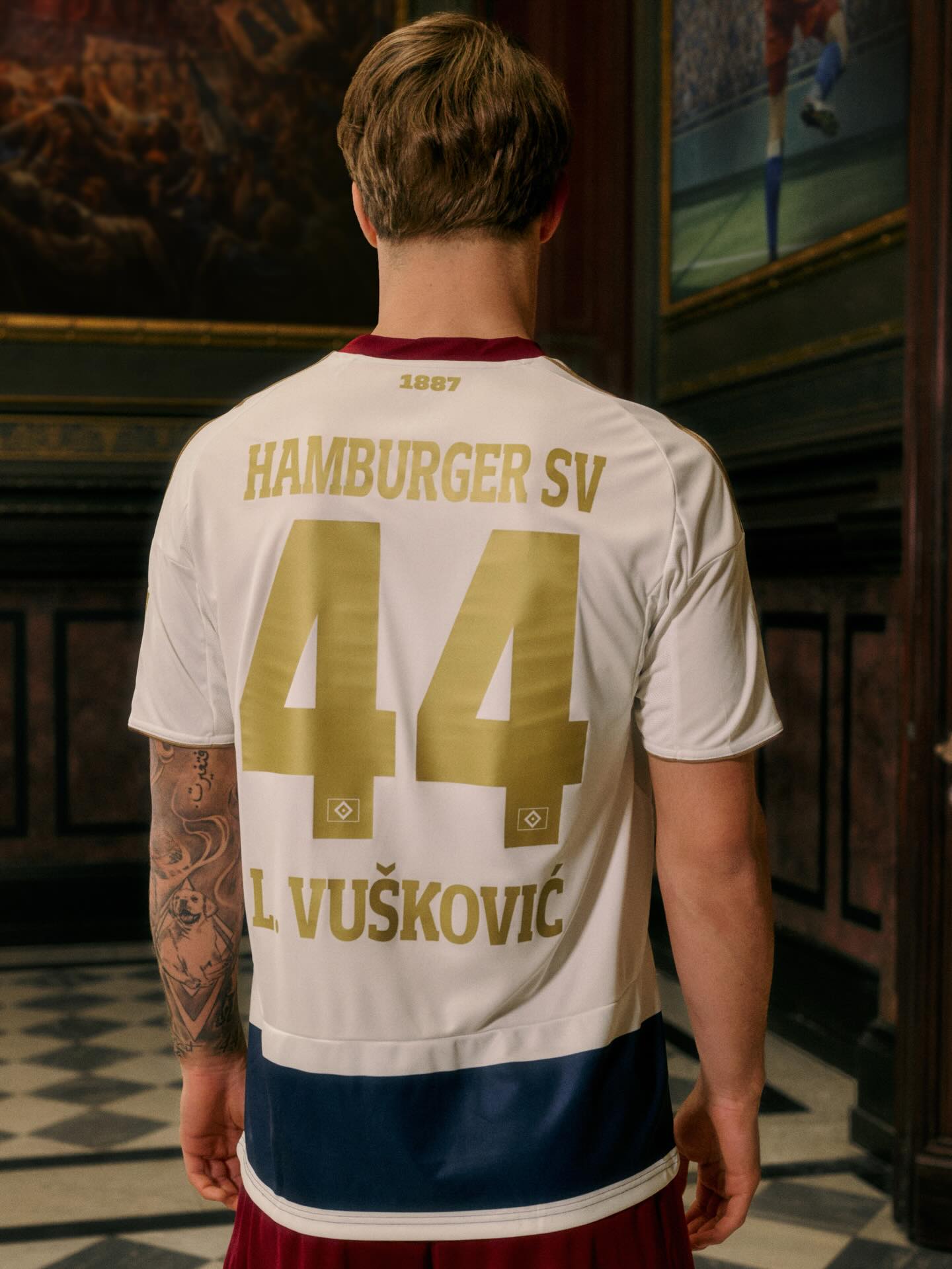 Hamburgo lança nova camisa especial pelos 1887 jogos na Bundesliga