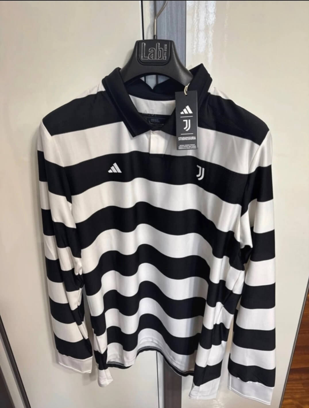 Quarta camisa da Juventus 2026 Adidas