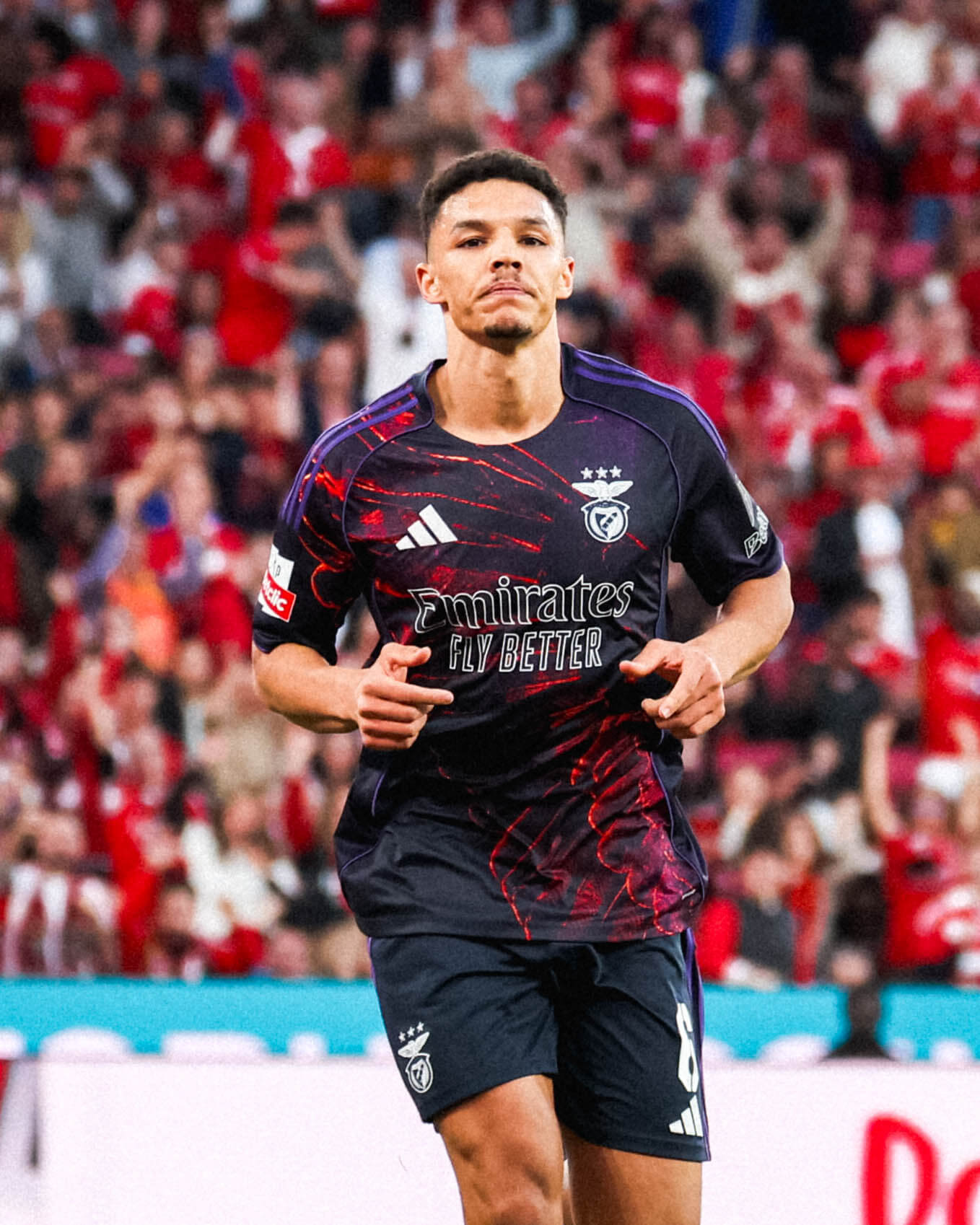 Camisa especial do Benfica x Vhils 2026 adidas