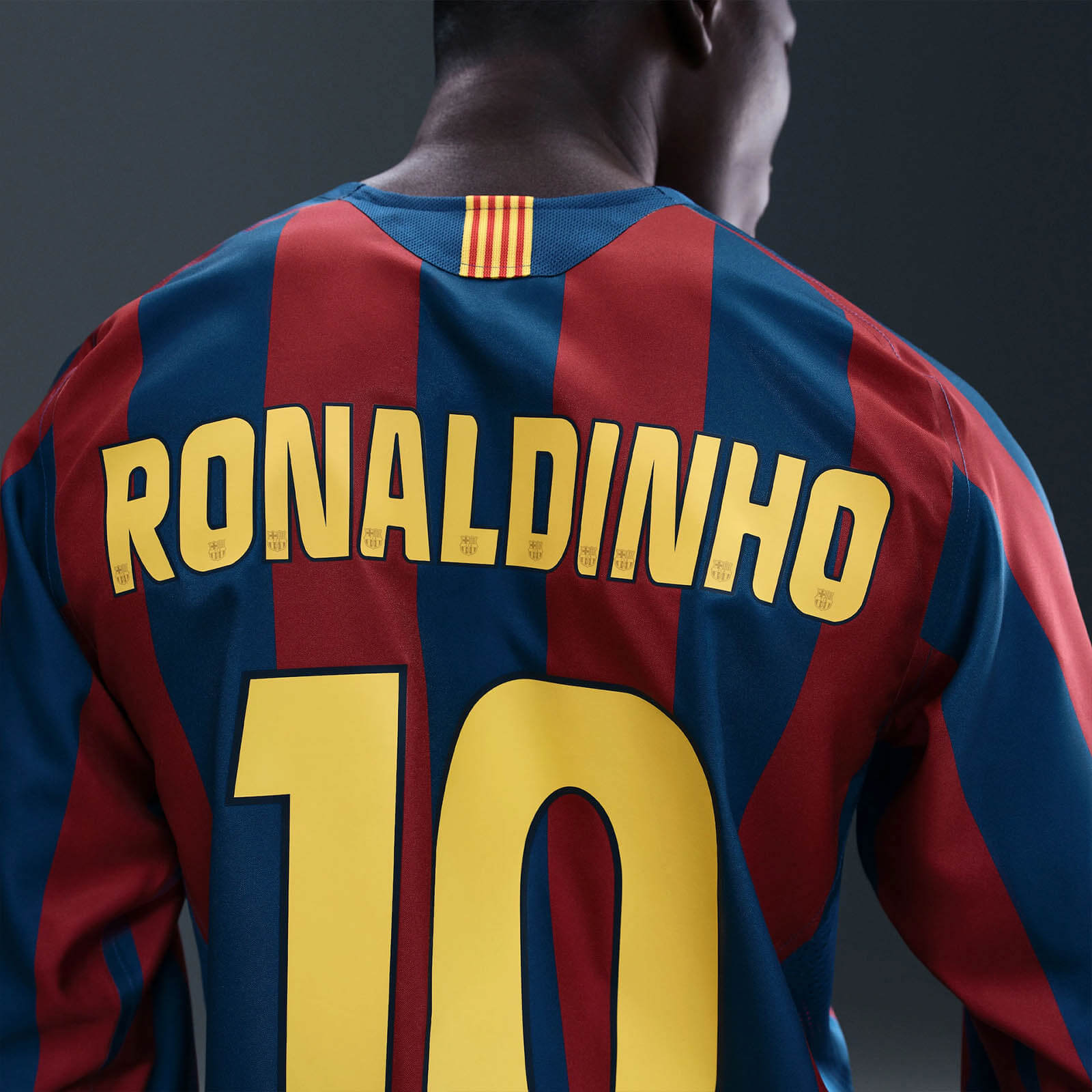 Camisa do Barcelona 2005-2006 Nike Ronaldinho