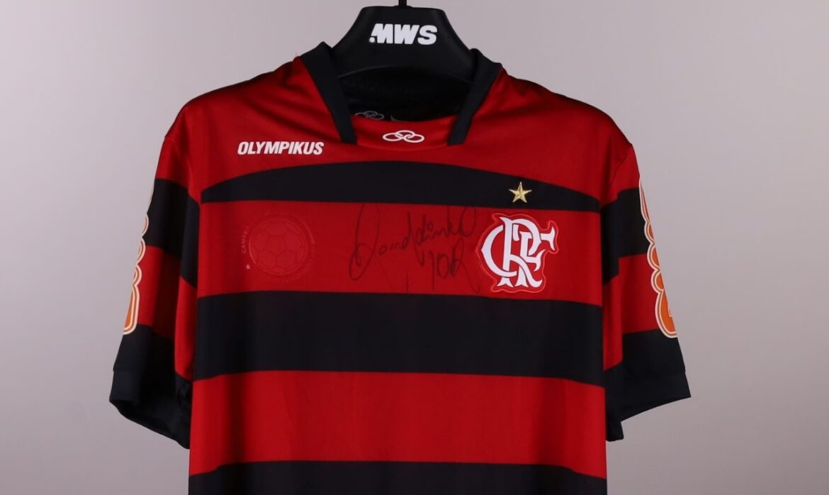 camisa ronaldinho 2011 flamengo autografada leilão match worn shirts