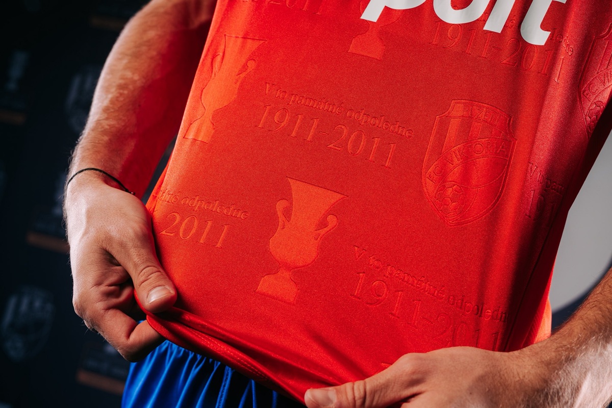 camisa especial viktoria plzen 2026 macron