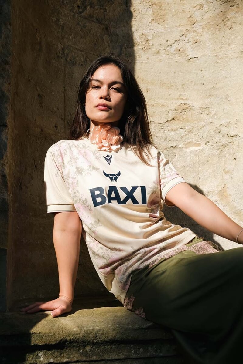 camisa in bloom oxford united 2026 macron