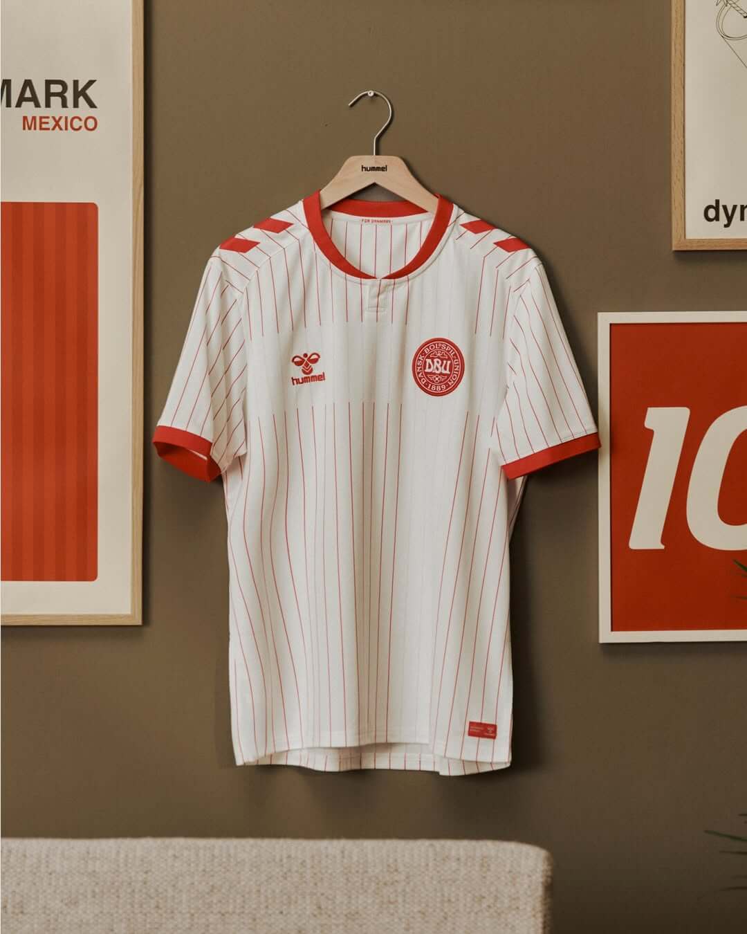 Camisa reserva da Dinamarca 2026-2027 Hummel