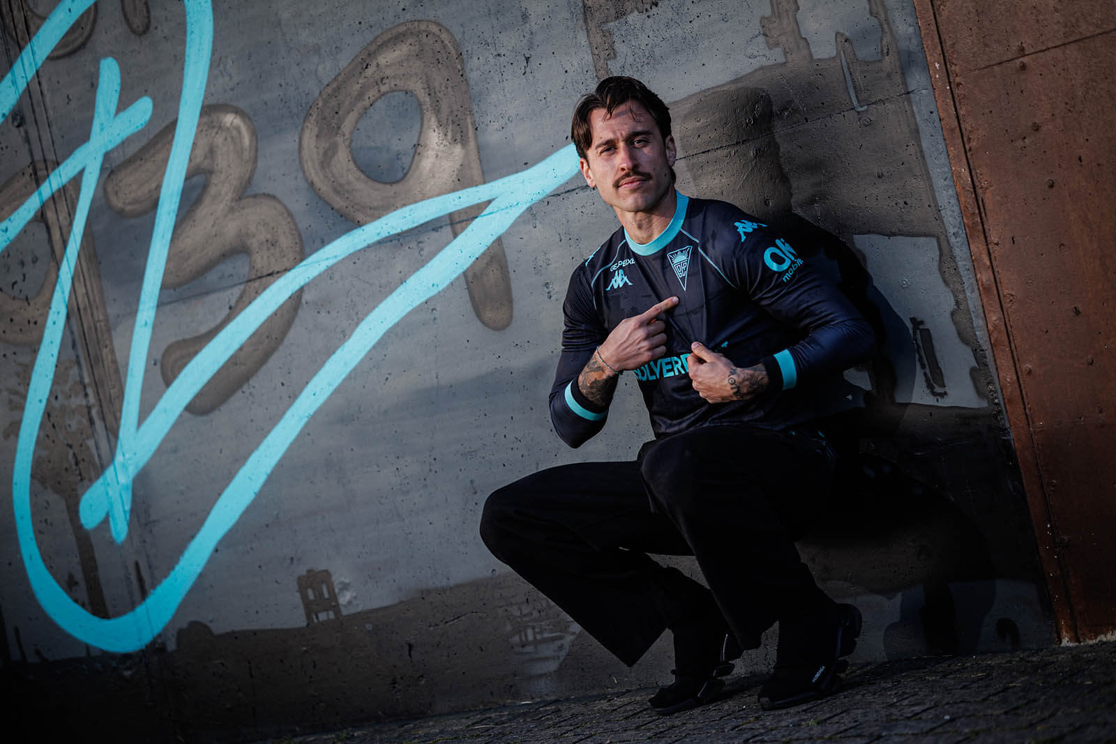 Estoril Praia lança quarta camisa com homenagem a Cascais