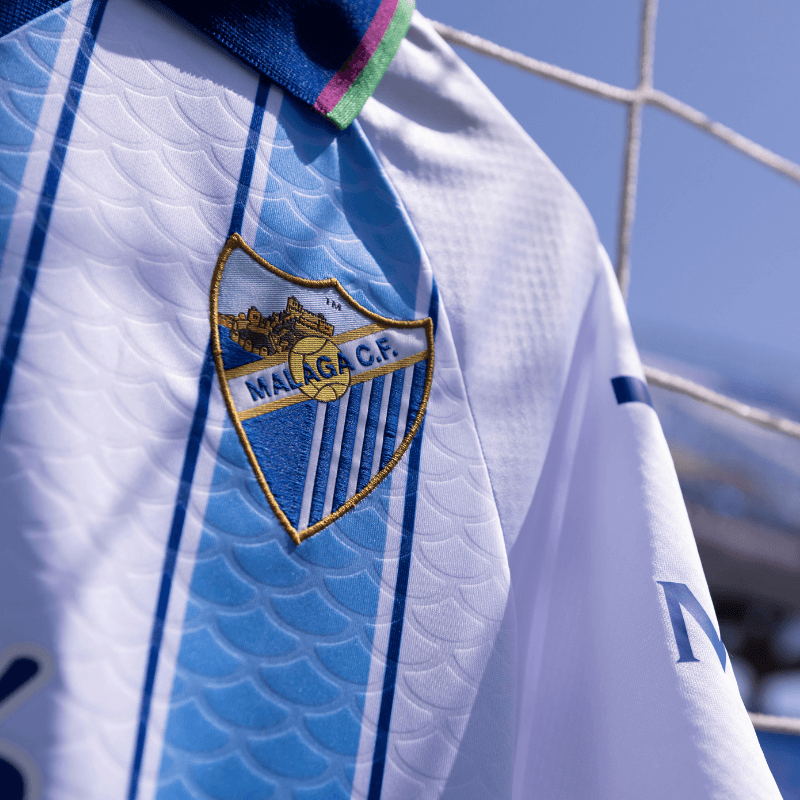 camisa titular malaga 2026-2027 hummel